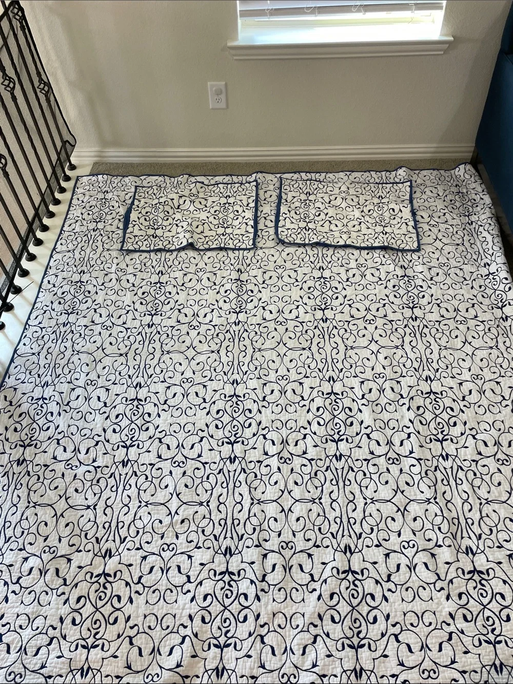 JC Penny Home- Queen Bed Comforter